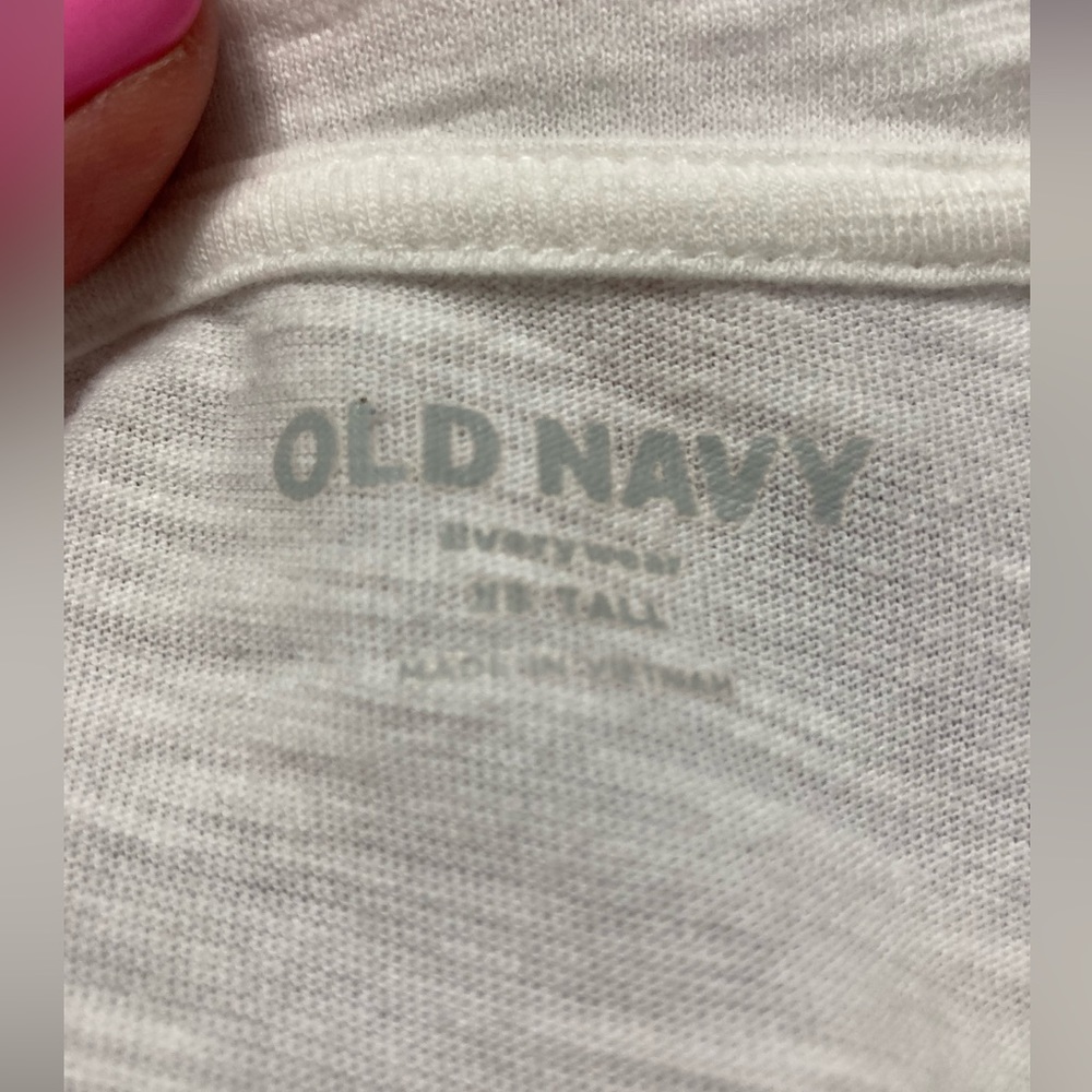 Old Navy EveryWear White Long—Sleeve Shirt - Picture 3 of 4